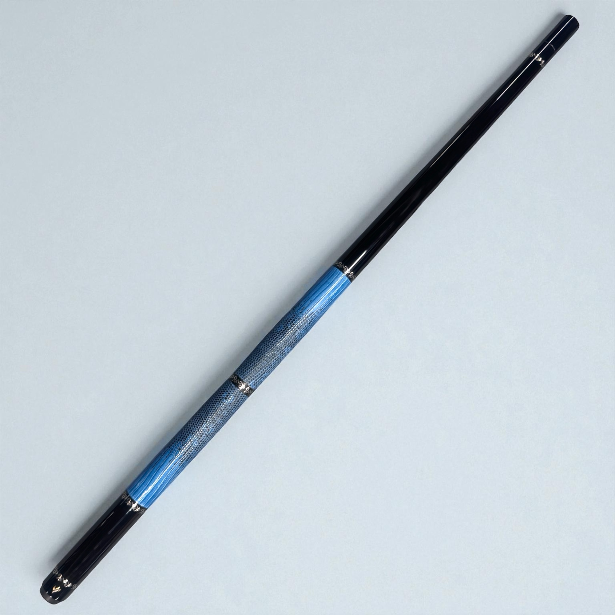 SOLD  Yi 翼 CUSTOM CUE  #Ebony / Straight Model / 革巻青
